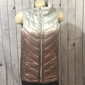 Maurices in Motion light warm puffer vest zipper gradient shiny colors